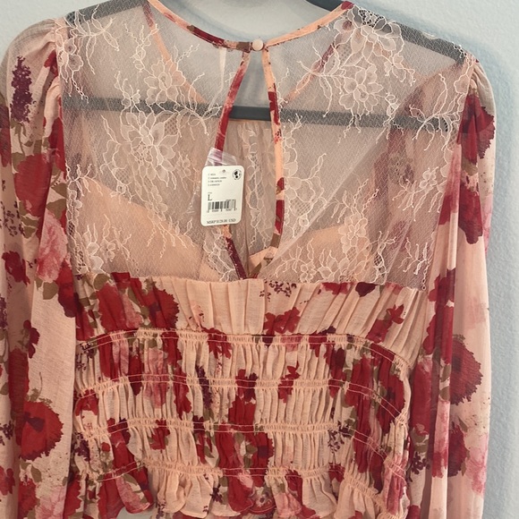 Free People Daphne blouse floral, smocked, lace detail, feminine, size large - Picture 8 of 10